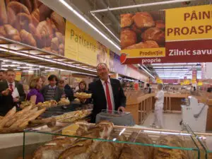 Auchan Vitan – al cincilea real-, remodelat