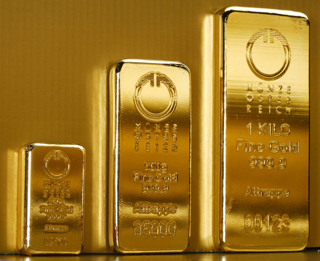 Erste: Preţul aurului va reîncepe să crească, împins de tiparniţele băncilor centrale
