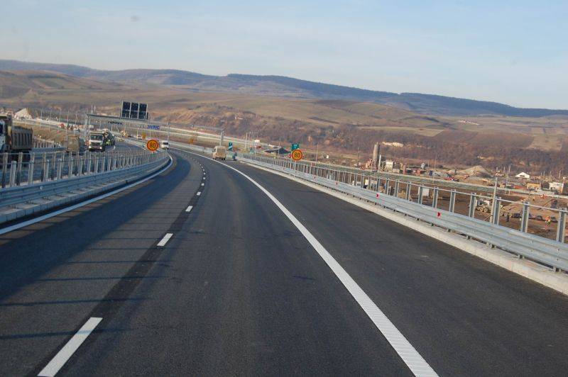 Ministrul Transporturilor va semna astăzi contractele pentru autostrăzile de pe Coridorul IV