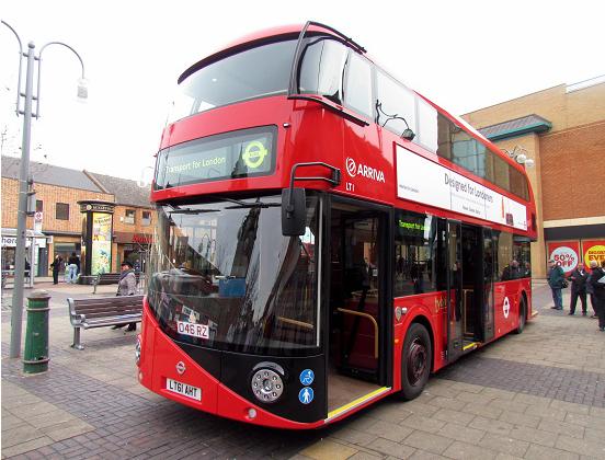 Londra are un nou autocar turistic