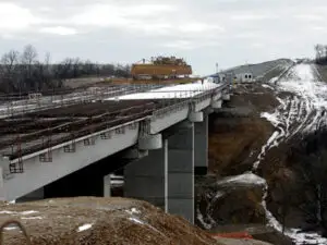 Victor Ponta: „Autostrada Transilvania trebuie continuată şi finalizată”
