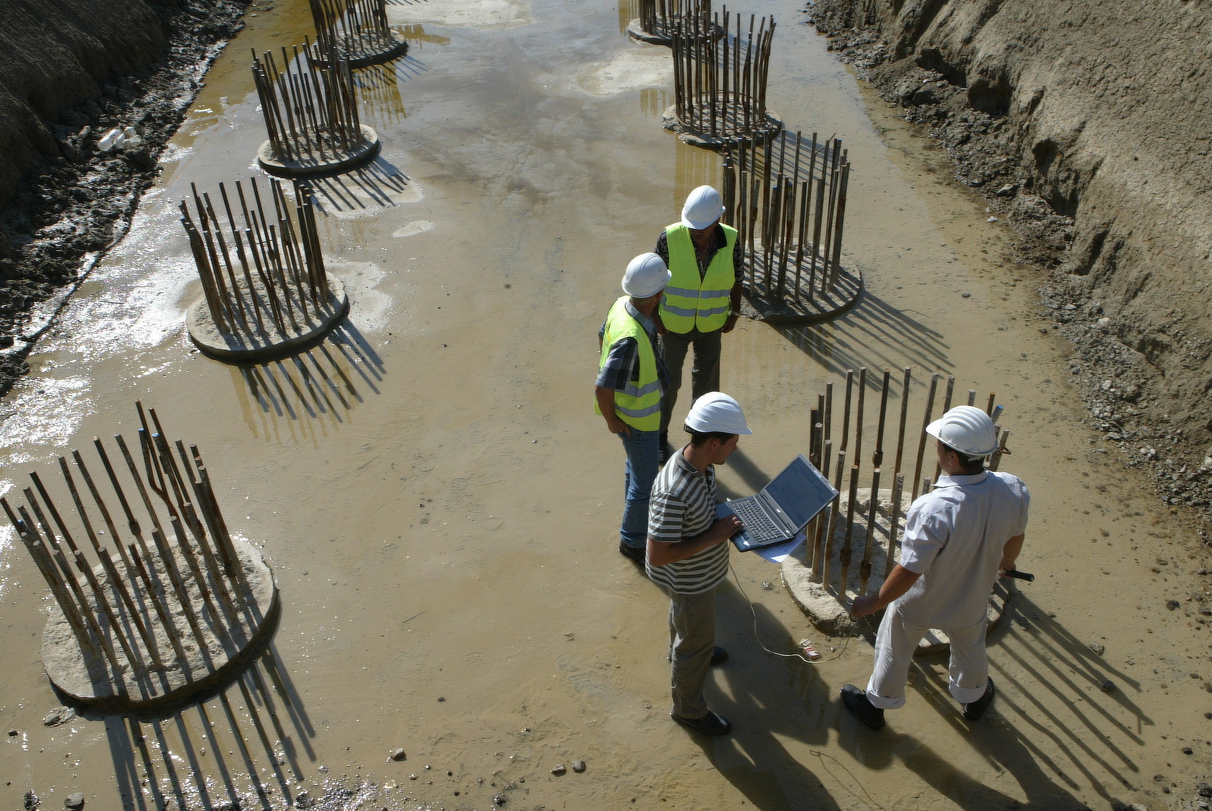 Compania de Autostrăzi, datorii de 1,5 miliarde lei către furnizori. Bechtel primeşte o treime