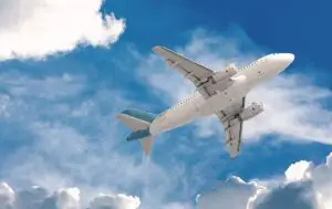Cât costă să iei masa în avion