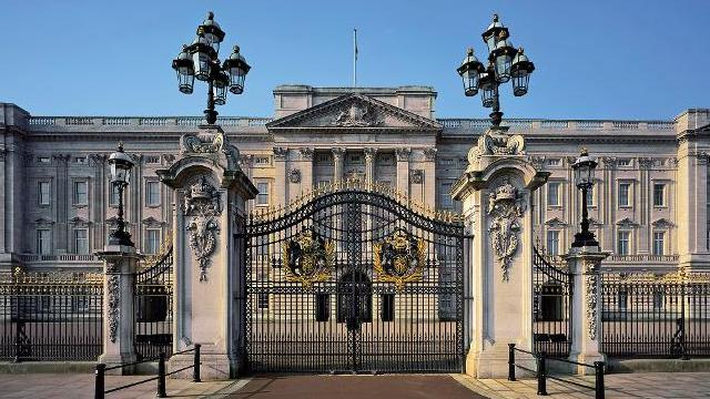 Doi bărbaţi au reuşit să intre noaptea în Palatul Buckingham