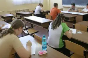 Aproape 110.000 de candidaţi înscrişi la sesiunea a doua a bacalaureatului