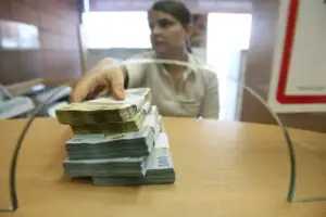 SENZAŢIONAL Revine creditul cu buletinul, acum şi pentru firme