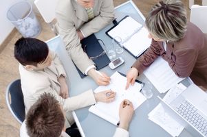 24 de bănci amendate cu 850.000 de euro, în semestrul I din 2011