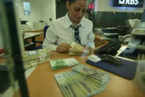 Leul s-a depreciat, săptămâna trecută, din cauza Greciei