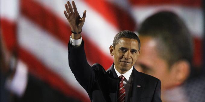 Popularitatea lui Obama este în scădere, dar tot el ar câştiga alegerile