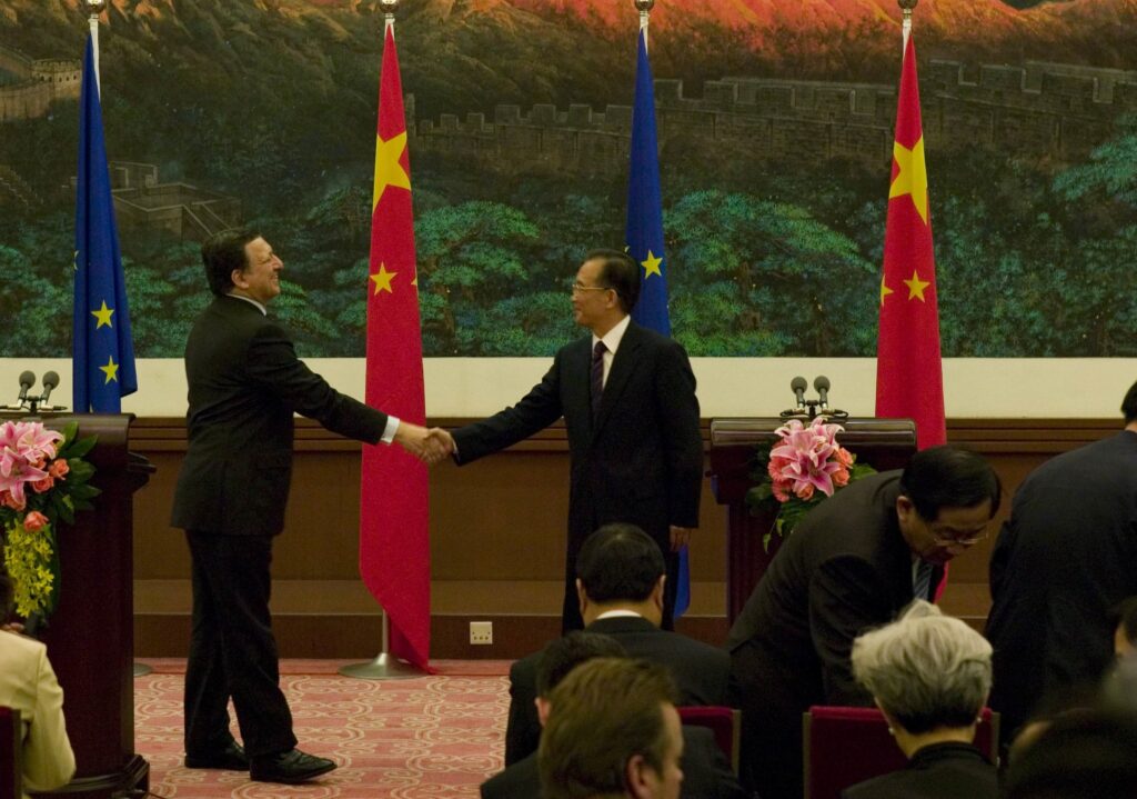 Află de ce l-a sunat premierul chinez pe Barroso