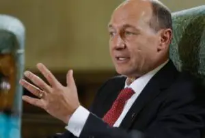 Băsescu: „Nu pot fi alocaţi bani la sănătate până când nu se închid ‘robinetele’ prin care se scurg bani”
