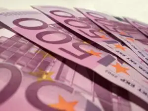 Scăderea inflaţiei va relaxa presiunile pentru majorarea dobânzilor în Europa de Est