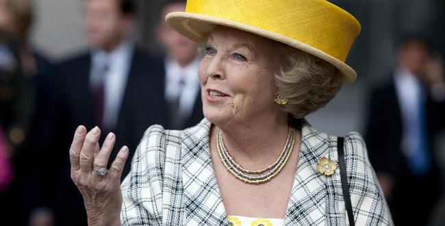 Regina Beatrix a Olandei anunţă că va abdica la 30 aprilie