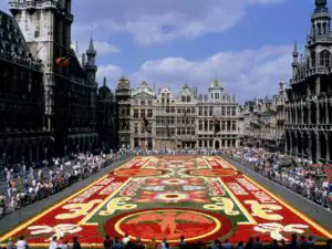 Belgia îngheaţă temporar cheltuieli de un miliard de euro