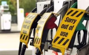 Criza PETROLULUI, mai aproape decât crezi: Americanii funcţionează aproape la capacitate maximă