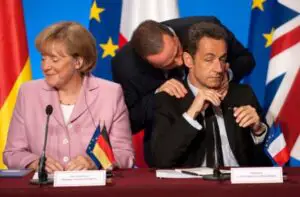 Abia acum începe criza. Italia, prea mare pentru a putea fi salvată, Grecia, afară din UE