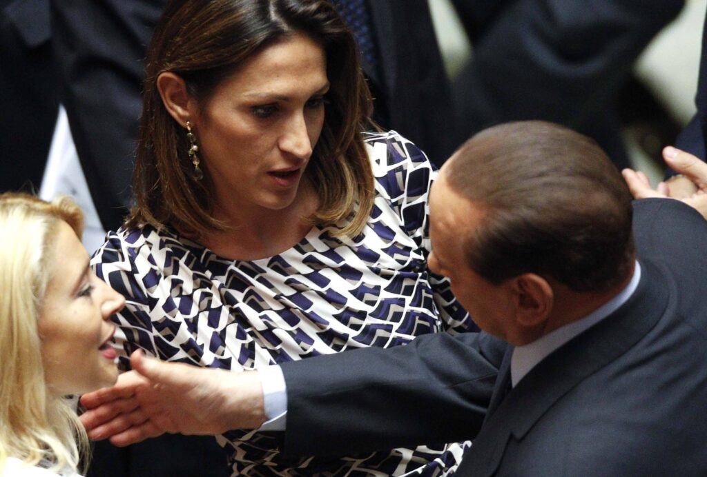 Berlusconi către o amantă: “Sunt premier doar în timpul liber”