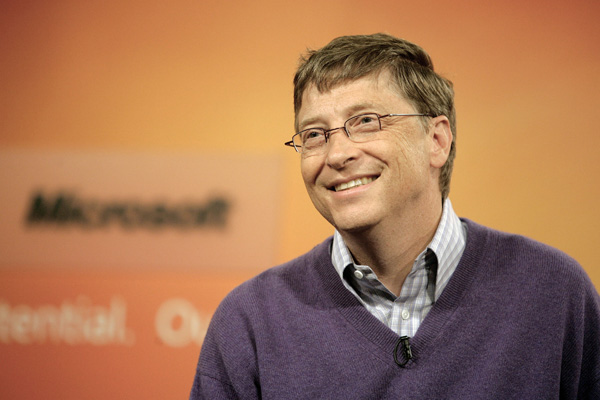 Bill Gates oferă calculatoare şi Internet gratuit românilor