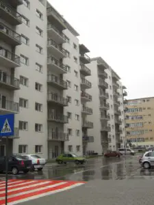 Peste 3.600 de locuinţe pentru tineri trecute în proprietatea privată a statului pentru vânzare