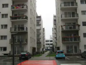 Apartamentele noi sunt greu de vândut din cauza preţului şi a suprafeţelor mari