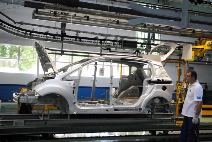 Ford intenţionează să continue investiţiile în România şi să mărească producţia modelului B-MAX