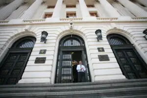 O bancă din România are solvabilitatea la cote de alarmă