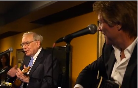 Capriciu de miliardar: Warren Buffett s-a apucat de cântat cu Bon Jovi
