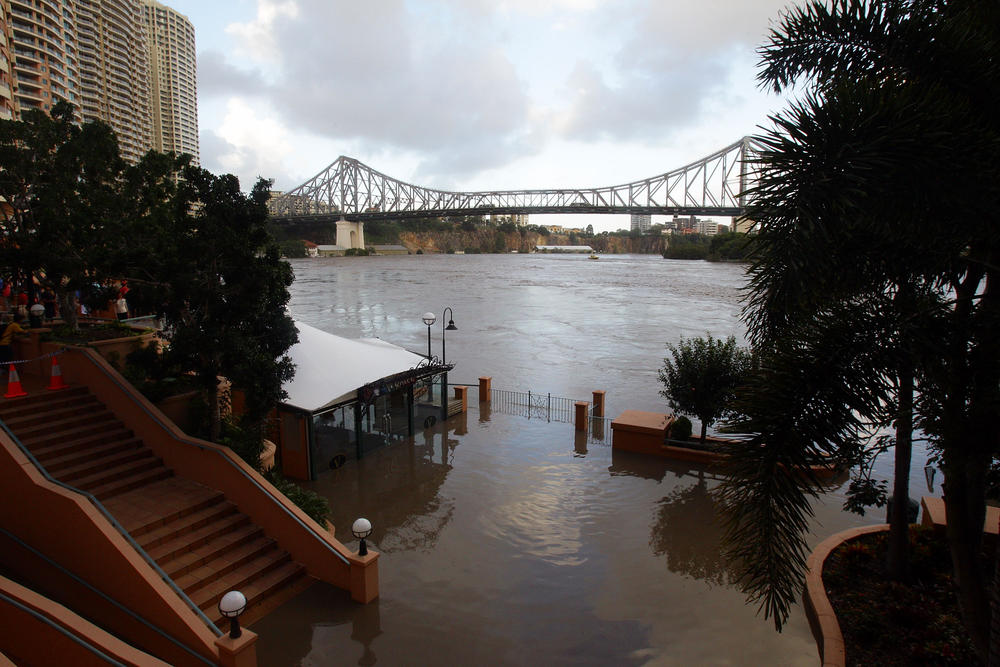 Inundaţii în estul Australiei: mii de persoane izolate
