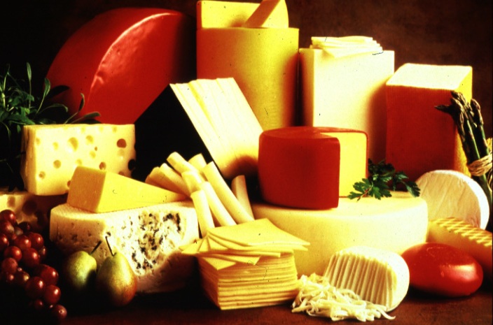 România a importat de cinci ori mai multă brânză decât a exportat, în primele opt luni