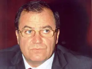 Plătesc bancherii costurile crizei? Burduja pleacă de la Raiffeisen, după zece ani în cadrul băncii