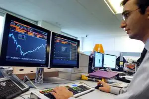 Intervenția BCE calmează piețele dar nu rezolvă problemele statelor membre UE