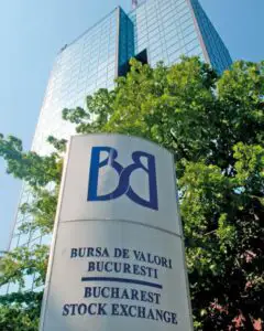 Investitorii nu fug, dar rămân în expectativă