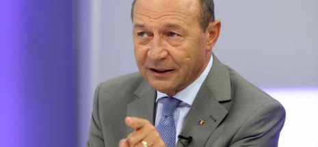 Băsescu: FMI a venit cu mandat să creştem CAS cu două puncte, TVA la 23% şi cota unică la 20%