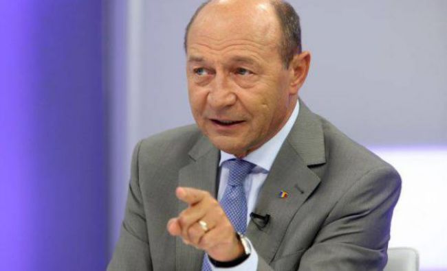 Autostrăzile, subiect de scandal între Băsescu și PSD. ‘Câte contracte s-au semnat după 2016?’