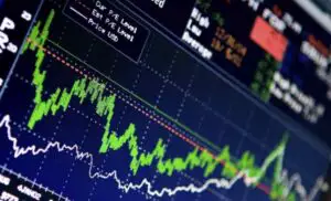 Evoluţii financiar-bancare şi bursiere