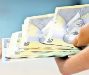 Peste 700.000 de români au restanţe la bănci