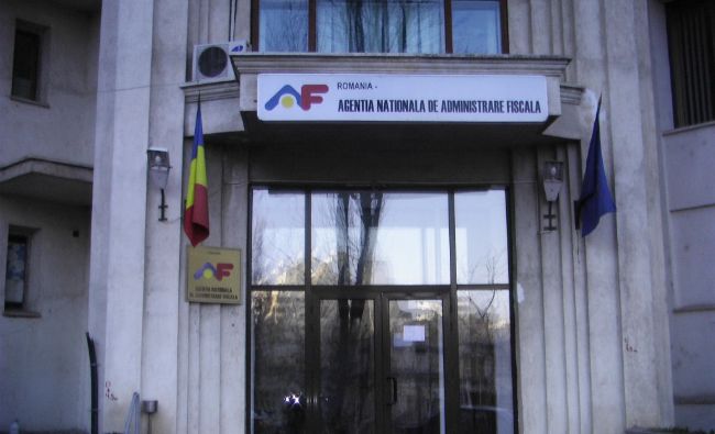 Românii care stau mai mult de 6 luni în străinătate trebuie să facă o vizită la ANAF
