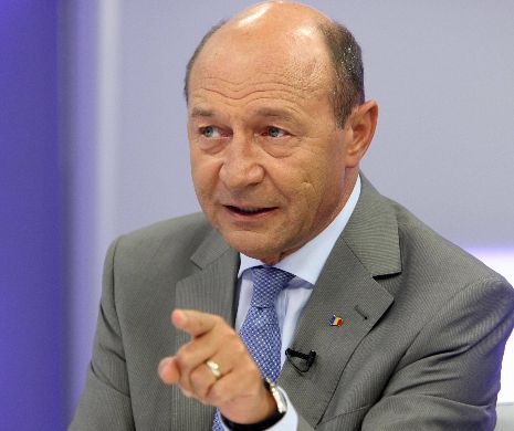 Traian Băsescu, despre imigranţi: Dacă din o mie, doi sunt teroriști, e suficient