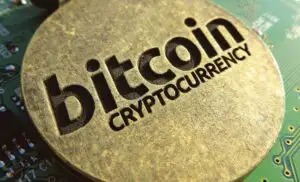 Bitcoin doboară un nou record. Moneda virtuală a ajuns la 3.400 de dolari/unitate