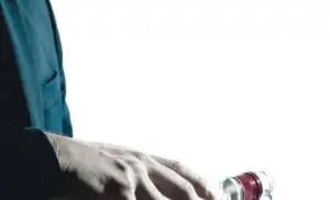 Peste 100 litri de alcool fără timbru de acciză, confiscaţi de poliţiştii de frontieră