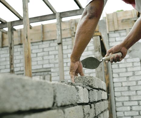 Numărul autorizaţiilor de construire pentru clădiri rezidenţiale, în creştere