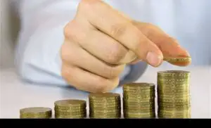 Isărescu: Incertitudinile fiscale şi de venituri vor trage inflaţia în sus