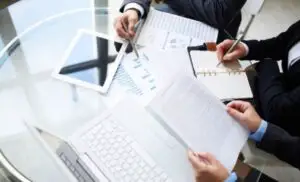 AAFBR: Companiile cu venituri sub un milion euro vor anula majoritatea contractelor de muncă
