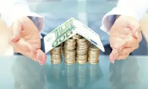 Românii au economisit 335 lei lunar pe familie în 2015