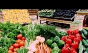 Românii au consumat anul trecut mai puţine legume comparativ cu 2014