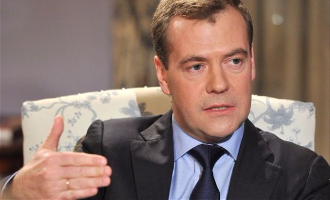 Dmitri Medvedev estimează că Rusia va ieşi din recesiune la începutul lui 2017