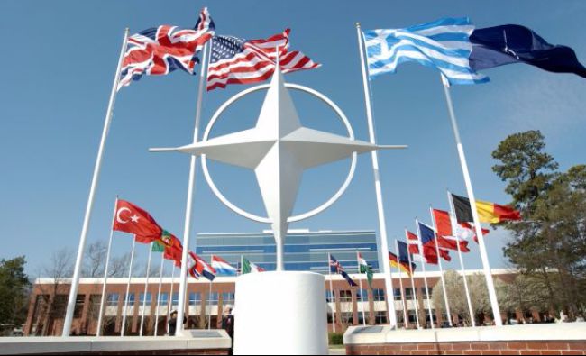 Ambasadorul SUA în România încurajează toate țările NATO să aloce 2% din PIB pentru apărare