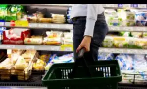 Asociaţia Retailerilor: Legea privind diminuarea risipei alimentare are multe inadvertenţe