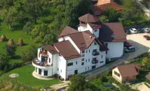 Doi din trei români nu şi-au putut plăti o vacanţă, anul trecut