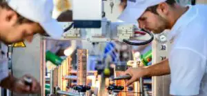 Preţurile producţiei industriale au scăzut în februarie cu 3,3%